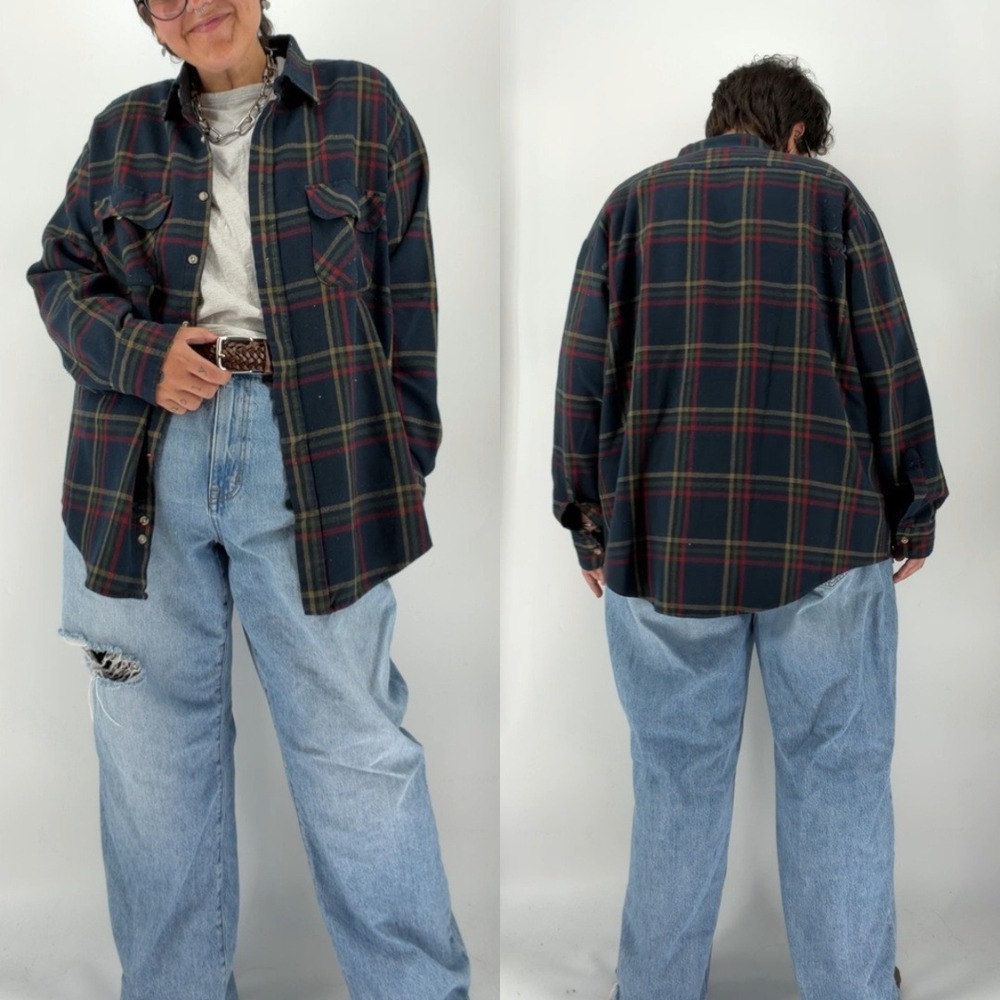 Vintage Private Club plaid flannel mens 2X distressed broken in barn chore shirt